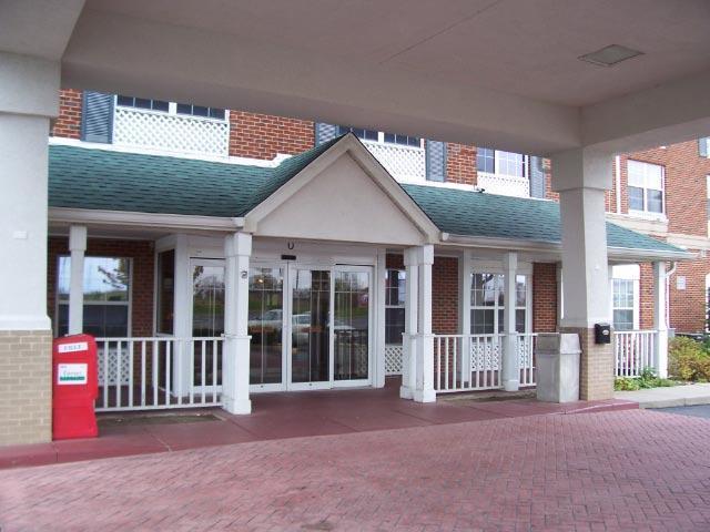 Blisspoint Inn & Suites Marion Exteriör bild